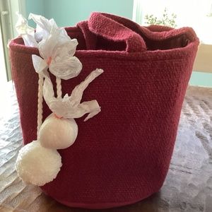 Hallmark Red Woven Tote Bag w/white Pom Pom Snowballs NWT